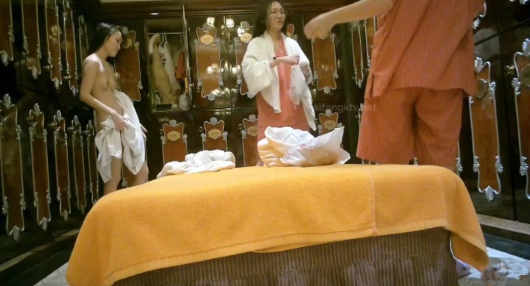 洗浴中心女澡堂偷拍